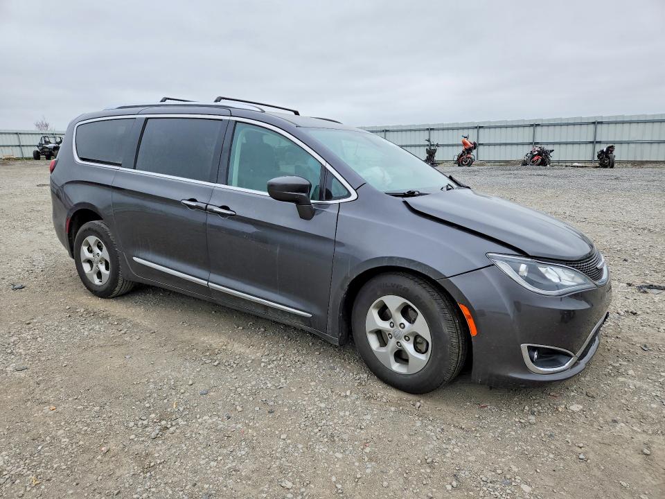 47907516 :رقم المزاد ، 2C4RC1EG9HR782195 vin ، 2017 Chrysler Pacifica مزاد بيع
