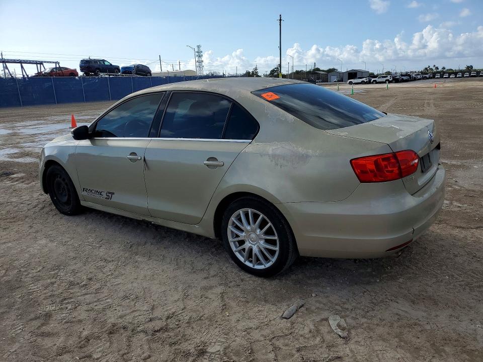 48033776 :رقم المزاد ، 3VWDP7AJ5DM237676 vin ، 2013 Volkswagen Jetta مزاد بيع