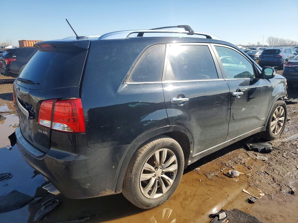 2013 Kia Sorento მანქანა იყიდება აუქციონზე, vin: 5XYKWDA28DG328331, აუქციონის ნომერი: 46650006