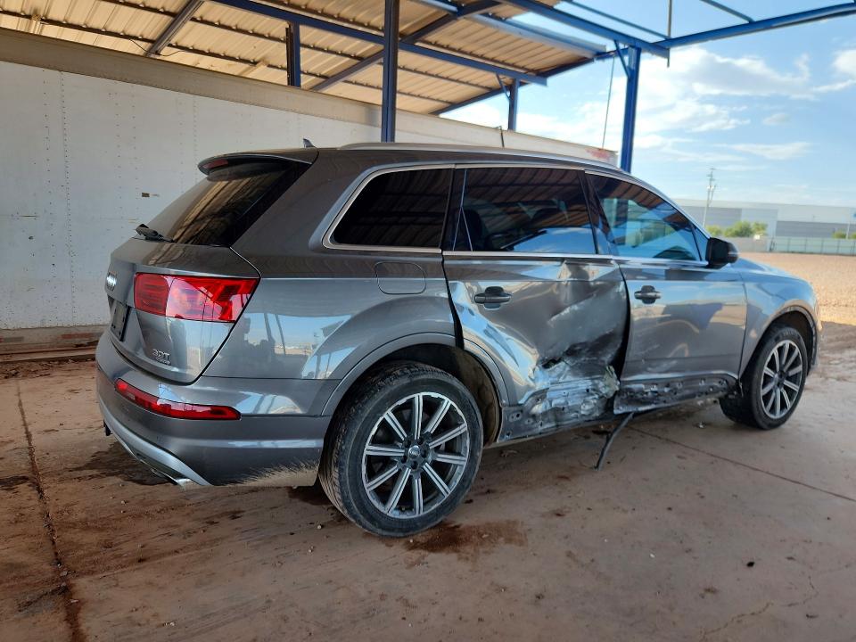 2017 Audi Q7 მანქანა იყიდება აუქციონზე, vin: WA1LAAF77HD032818, აუქციონის ნომერი: 45659306
