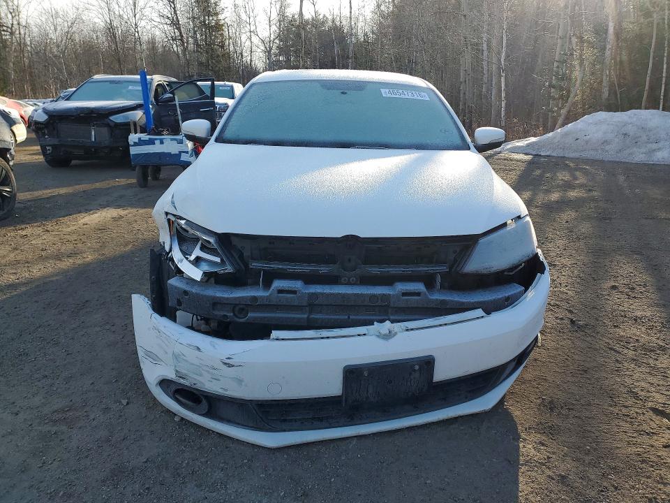 46547316 :رقم المزاد ، 3VWDK7AJ1BM009427 vin ، 2011 Volkswagen Jetta مزاد بيع