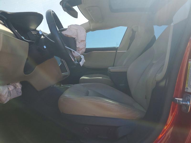 2015 Tesla Model S მანქანა იყიდება აუქციონზე, vin: 5YJSA1H27FFP70191, აუქციონის ნომერი: 46552966