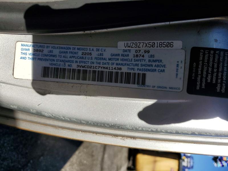 41842116 :رقم المزاد ، 3VWCD21C7YM411438 vin ، 2000 Volkswagen New Beetle مزاد بيع