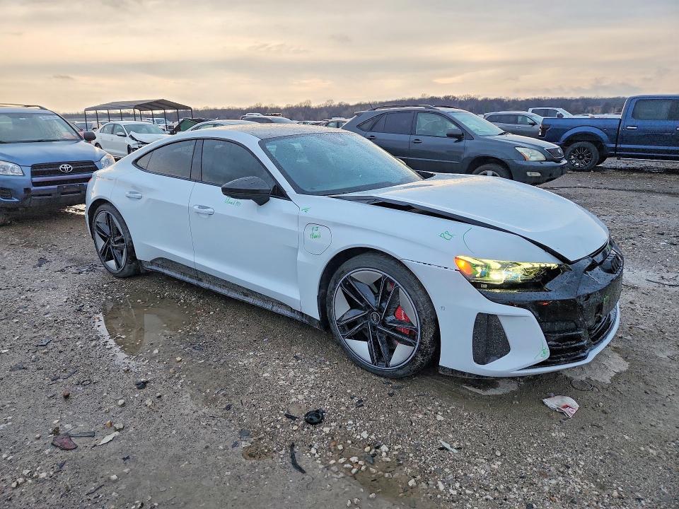 Продажа на аукционе авто 2022 Audi Rs E-tron Gt, vin: WAUAHBFW9N7904638, номер лота: 45642886