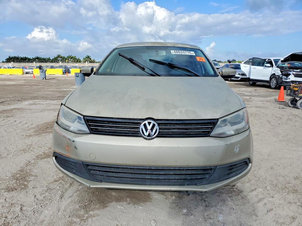 48033776 :رقم المزاد ، 3VWDP7AJ5DM237676 vin ، 2013 Volkswagen Jetta مزاد بيع