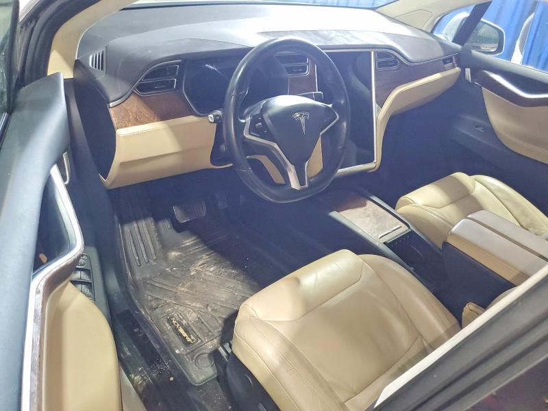77919785 :رقم المزاد ، 5YJXCDE29HF043692 vin ، 2017 Tesla Model X مزاد بيع
