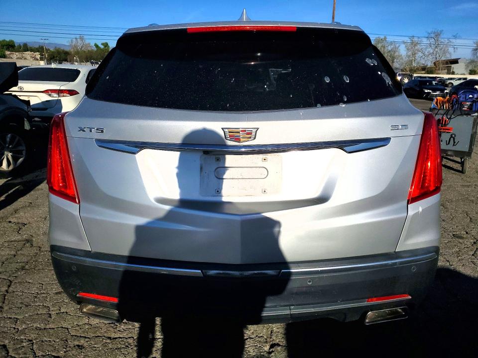 79210755 :رقم المزاد ، 1GYKNBRS0HZ212683 vin ، 2017 Cadillac Xt5 مزاد بيع