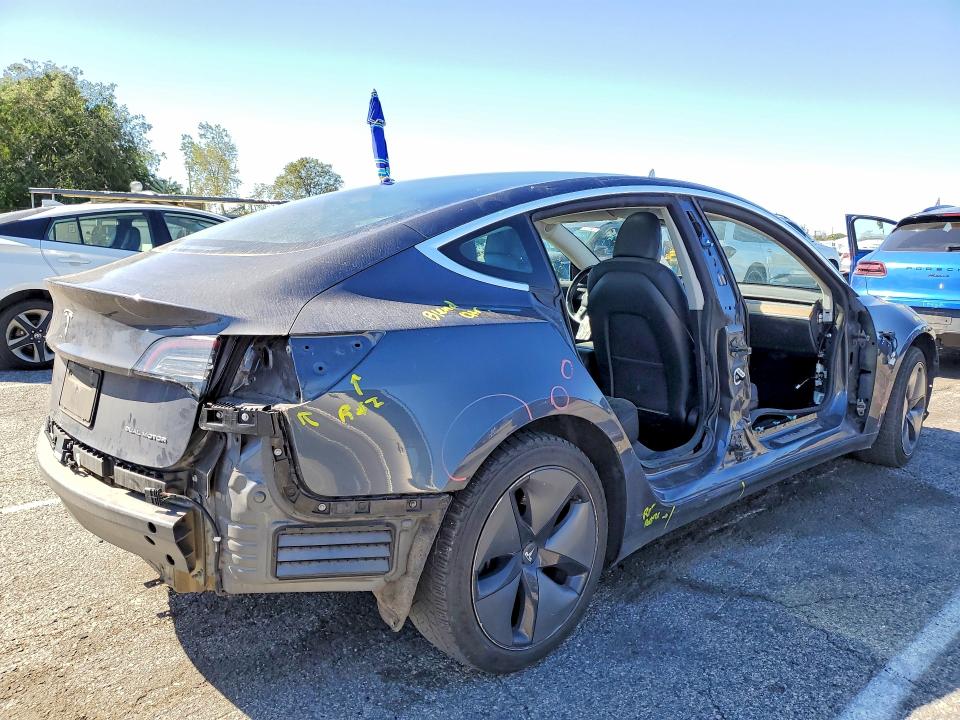 Продажа на аукционе авто 2019 Tesla Model 3, vin: 5YJ3E1EB3KF205556, номер лота: 79968425