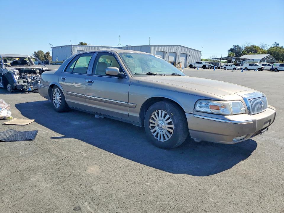 2006 Mercury Grand Marquis მანქანა იყიდება აუქციონზე, vin: 2MEFM75W96X619323, აუქციონის ნომერი: 46951376