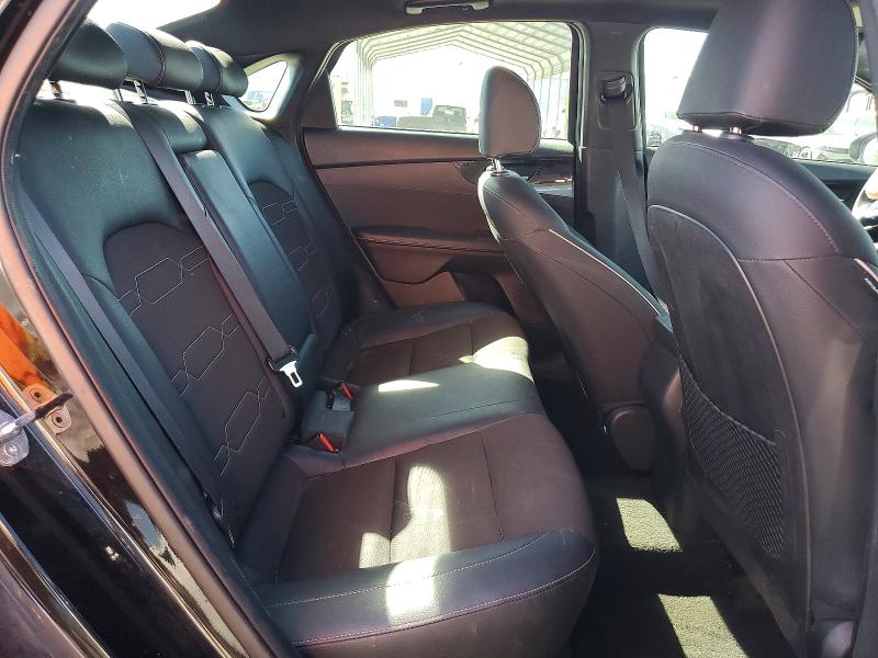 46583346 :رقم المزاد ، 3KPF34AD5ME361750 vin ، 2021 Kia Forte مزاد بيع