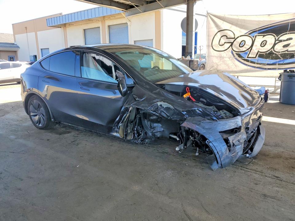Продаж на аукціоні авто 2026 Tesla Model Y, vin: 7SAYGDEEXTF561602, номер лоту: 41664466