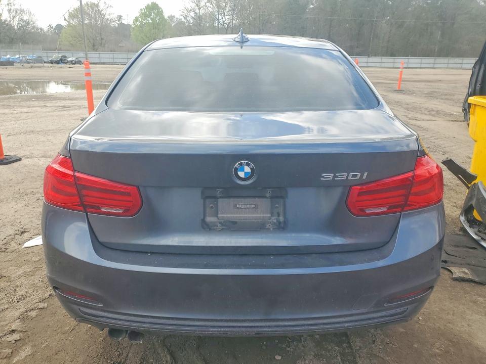 41713306 :رقم المزاد ، WBA8B9C51JEE83382 vin ، 2018 Bmw 330 مزاد بيع