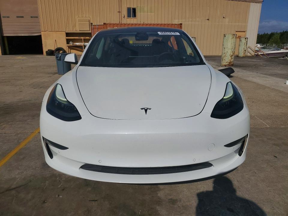 46824616 :رقم المزاد ، 5YJ3E1EB7NF187499 vin ، 2022 Tesla Model 3 مزاد بيع