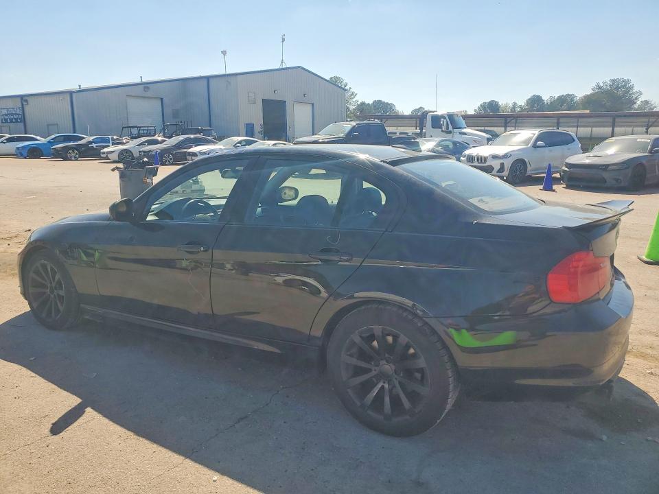 47030706 :رقم المزاد ، WBAPH7G59BNM56096 vin ، 2011 Bmw 328 مزاد بيع