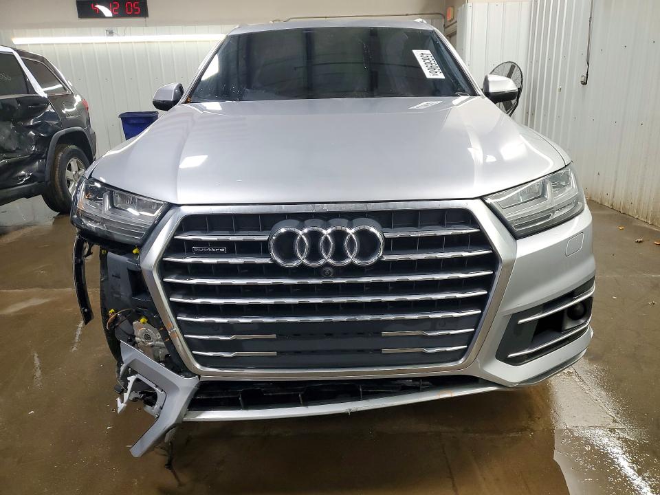 45656966 :رقم المزاد ، WA1VAAF78JD029764 vin ، 2018 Audi Q7 مزاد بيع