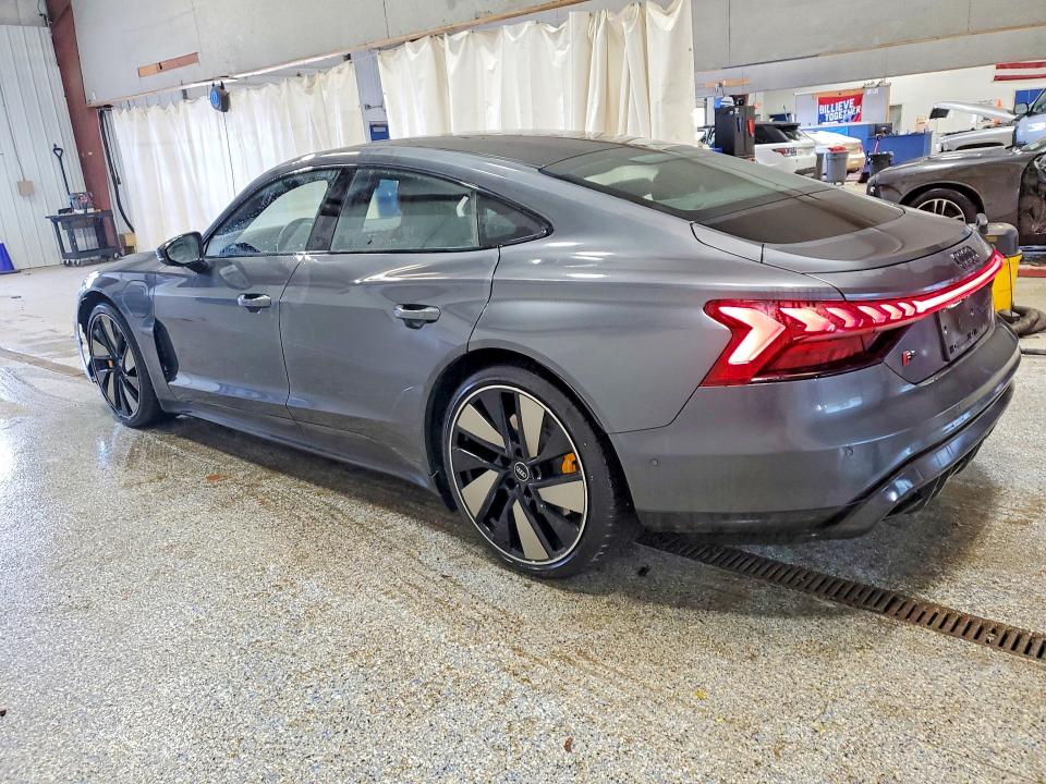 46683906 :رقم المزاد ، WAUBHBFW0N7902202 vin ، 2022 Audi Rs E-tron Gt مزاد بيع