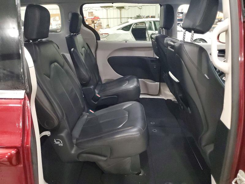 41889696 :رقم المزاد ، 2C4RC1EG8HR839843 vin ، 2017 Chrysler Pacifica مزاد بيع
