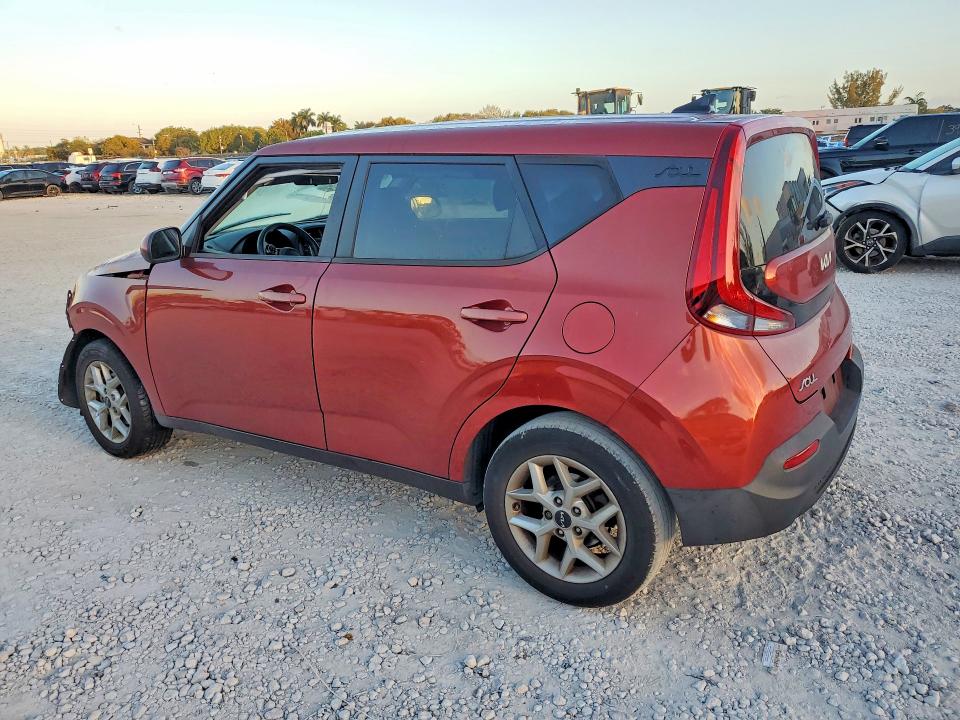 2022 Kia Soul მანქანა იყიდება აუქციონზე, vin: KNDJ23AU0N7807327, აუქციონის ნომერი: 45617426