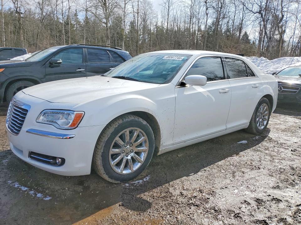46567746 :رقم المزاد ، 2C3CCAAG8DH714275 vin ، 2013 Chrysler 300 مزاد بيع