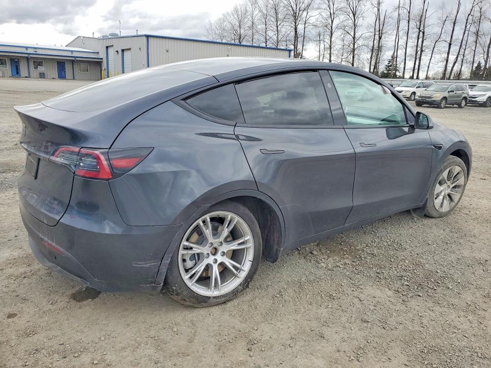 Auction sale of the 2024 Tesla Model Y, vin: 7SAYGDED9RF014983, lot number: 79826345