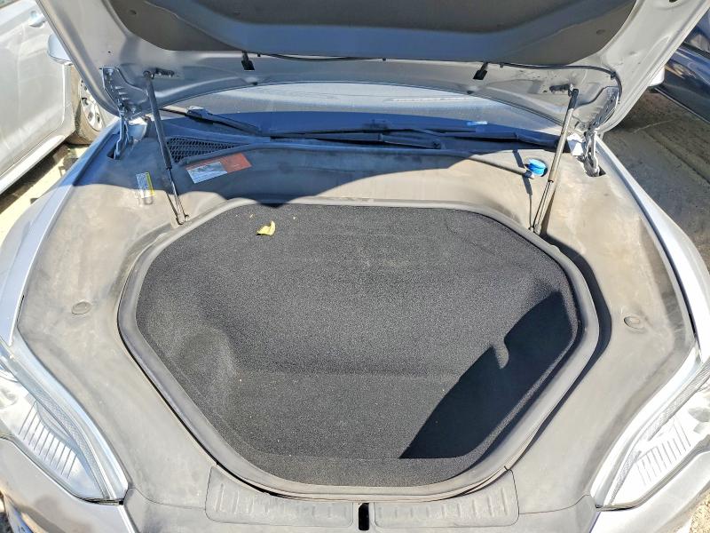 46543546 :رقم المزاد ، 5YJSA1E26FF113287 vin ، 2015 Tesla Model S مزاد بيع