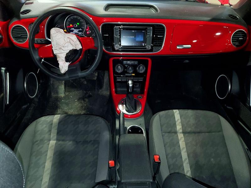 47238926 :رقم المزاد ، 3VWJ17AT2HM620471 vin ، 2017 Volkswagen Beetle مزاد بيع