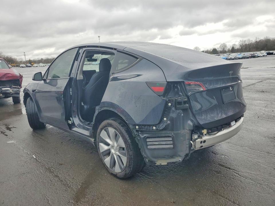 2024 Tesla Model Y მანქანა იყიდება აუქციონზე, vin: 7SAYGDEE7RA218266, აუქციონის ნომერი: 46905136
