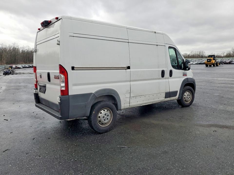 74589305 :رقم المزاد ، 3C6TRVCG1JE138977 vin ، 2018 Ram Promaster 2500 مزاد بيع