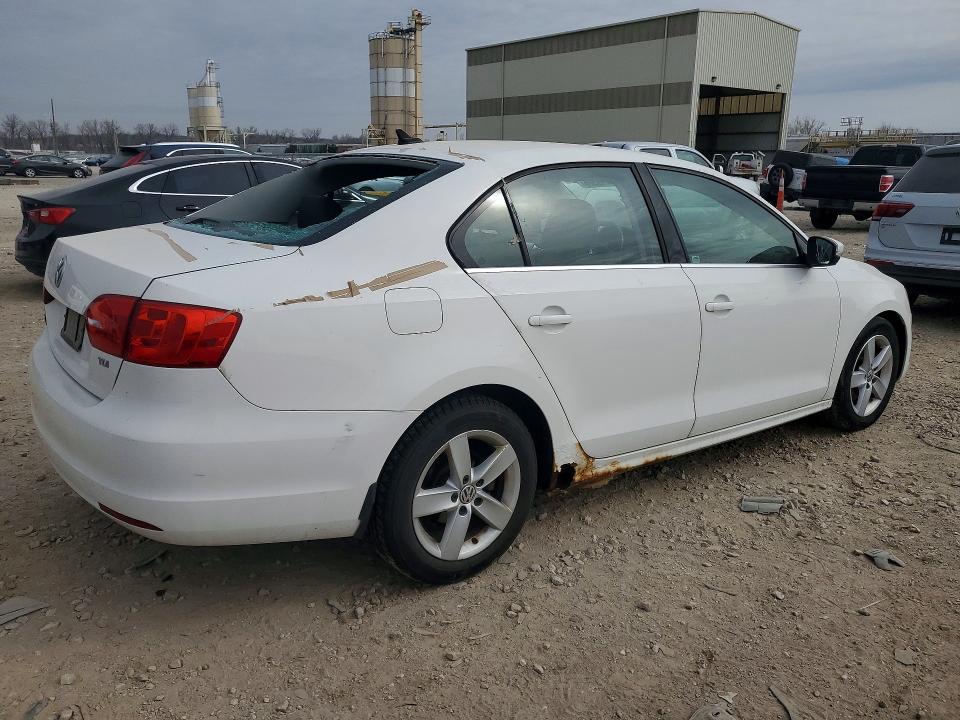 46418326 :رقم المزاد ، 3VW3L7AJ8DM414177 vin ، 2013 Volkswagen Jetta مزاد بيع
