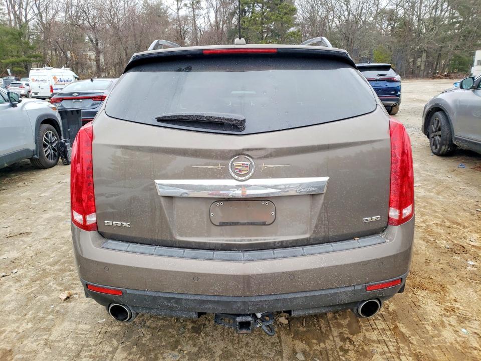 46821336 :رقم المزاد ، 3GYFNCE38FS529479 vin ، 2015 Cadillac Srx مزاد بيع