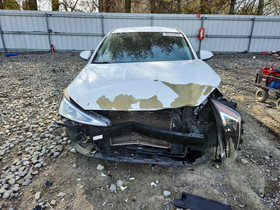 Продажа на аукционе авто 2019 Hyundai Elantra, vin: 5NPD84LF3KH421041, номер лота: 48169266