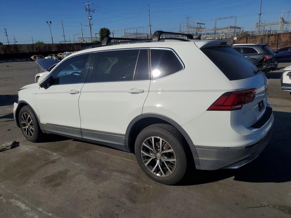 41584876 :رقم المزاد ، 3VV3B7AX4JM214677 vin ، 2018 Volkswagen Tiguan مزاد بيع
