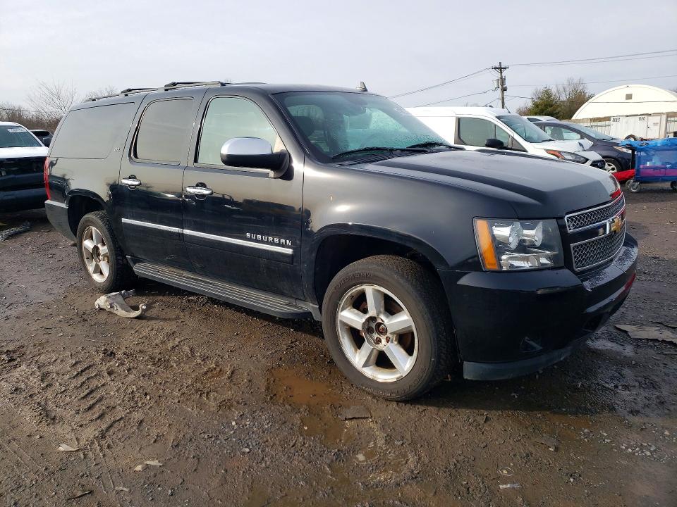 45822516 :رقم المزاد ، 1GNSKKE72DR272451 vin ، 2013 Chevrolet Suburban مزاد بيع