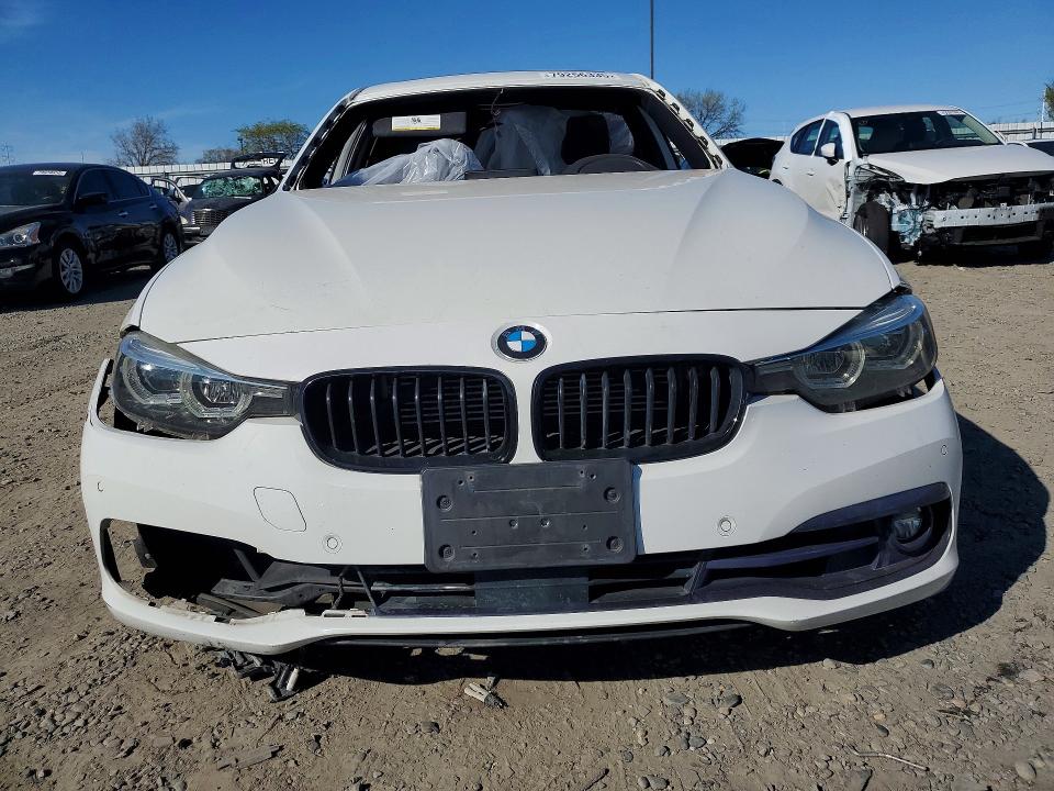 79256335 :رقم المزاد ، WBA8E1C50JA758480 vin ، 2018 Bmw 330e مزاد بيع