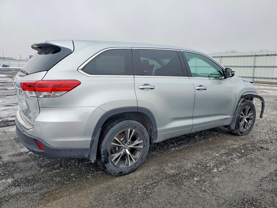 Продаж на аукціоні авто 2018 Toyota Highlander, vin: 5TDZZRFH1JS276751, номер лоту: 41895546