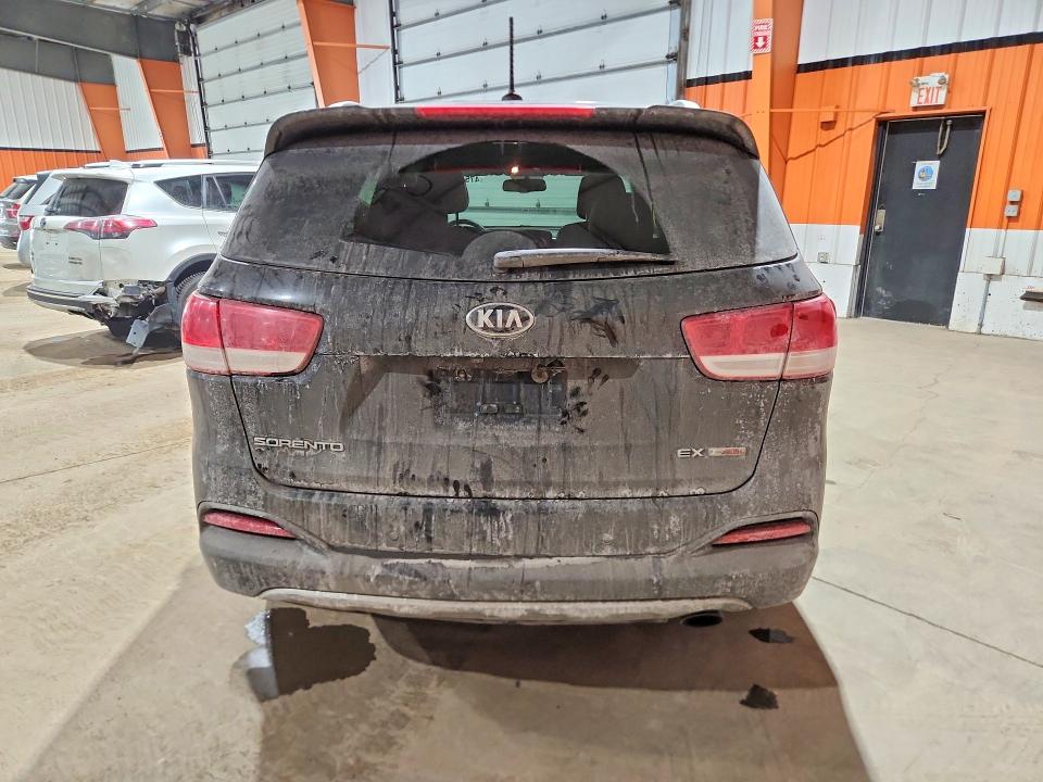 2016 Kia Sorento მანქანა იყიდება აუქციონზე, vin: 5XYPHDA14GG038468, აუქციონის ნომერი: 47546506