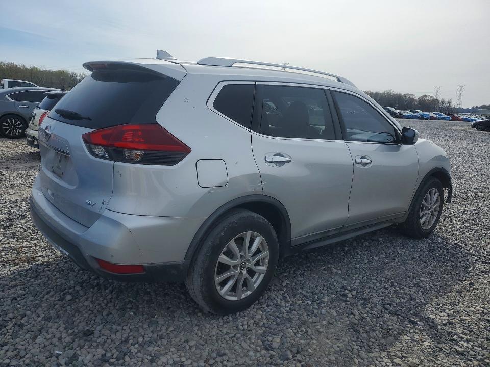 46609536 :رقم المزاد ، KNMAT2MT8JP570400 vin ، 2018 Nissan Rogue مزاد بيع