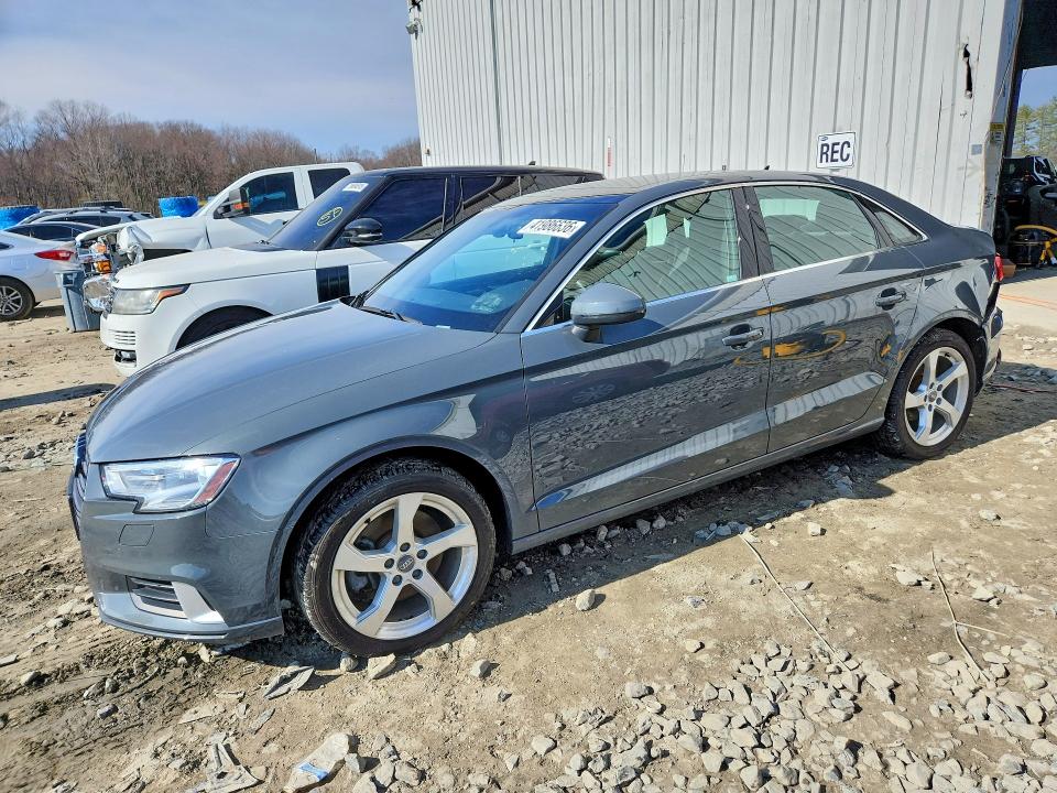 Продажа на аукционе авто 2019 Audi A3, vin: WAUAUGFF2K1009550, номер лота: 41986636