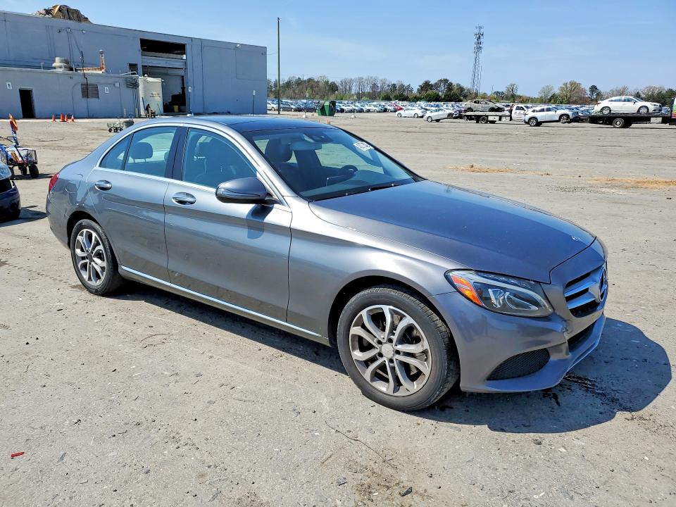 48272846 :رقم المزاد ، 55SWF4KB3HU194940 vin ، 2017 Mercedes-benz C مزاد بيع