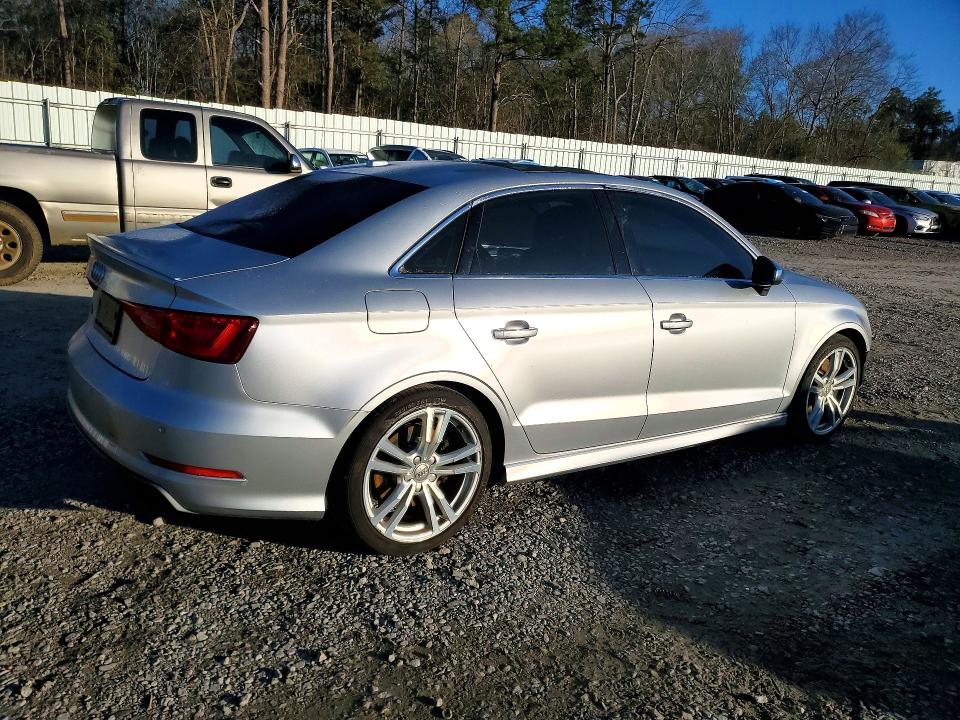 Продажа на аукционе авто 2015 Audi S3, vin: WAUBFGFF8F1132094, номер лота: 45859946