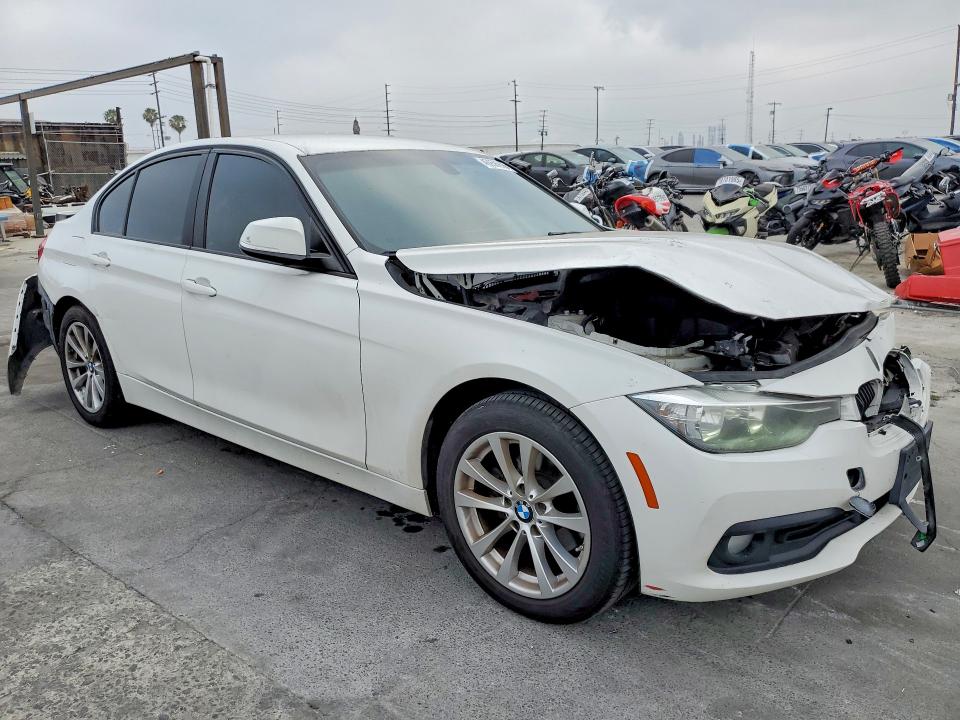 Продаж на аукціоні авто 2016 Bmw 320, vin: WBA8E1G50GNT38018, номер лоту: 46956906