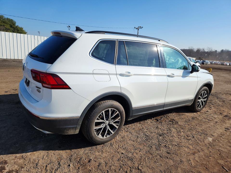 46552436 :رقم المزاد ، 3VV2B7AX7LM064398 vin ، 2020 Volkswagen Tiguan مزاد بيع