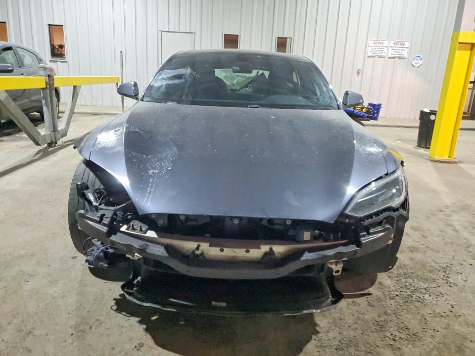 Продажа на аукционе авто 2022 Tesla Model S, vin: 5YJSA1E52NF479028, номер лота: 79277765