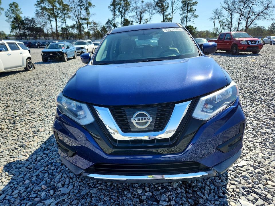 2017 Nissan Rogue მანქანა იყიდება აუქციონზე, vin: KNMAT2MT8HP584680, აუქციონის ნომერი: 79204575