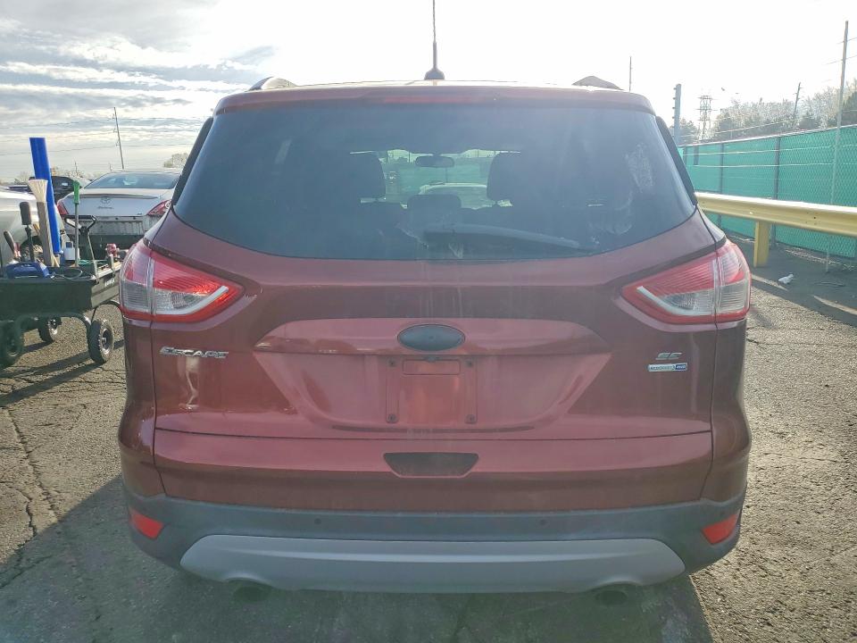 2014 Ford Escape მანქანა იყიდება აუქციონზე, vin: 1FMCU9G99EUA13237, აუქციონის ნომერი: 47115136