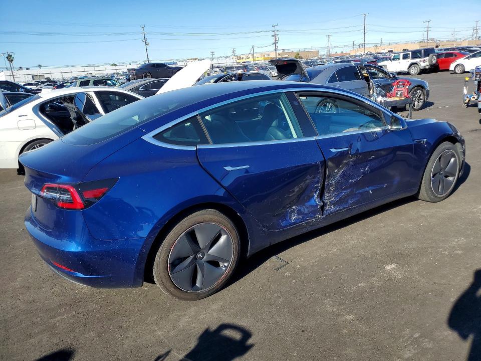 41964446 :رقم المزاد ، 5YJ3E1EA7KF400731 vin ، 2019 Tesla Model 3 مزاد بيع