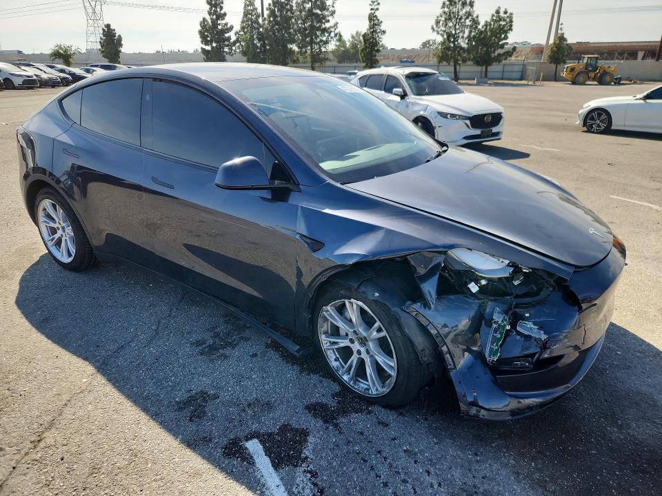 Продажа на аукционе авто 2024 Tesla Model Y, vin: 7SAYGDEEXRA241735, номер лота: 47279956