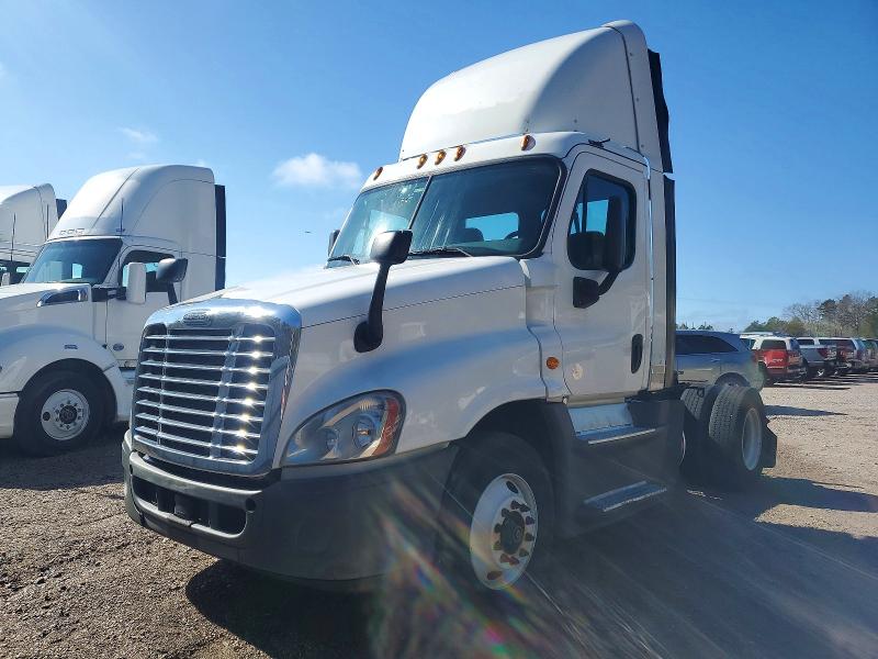 2016 Freightliner Cascadia 1 მანქანა იყიდება აუქციონზე, vin: 1FUBGEDV7GLHC5652, აუქციონის ნომერი: 77515815