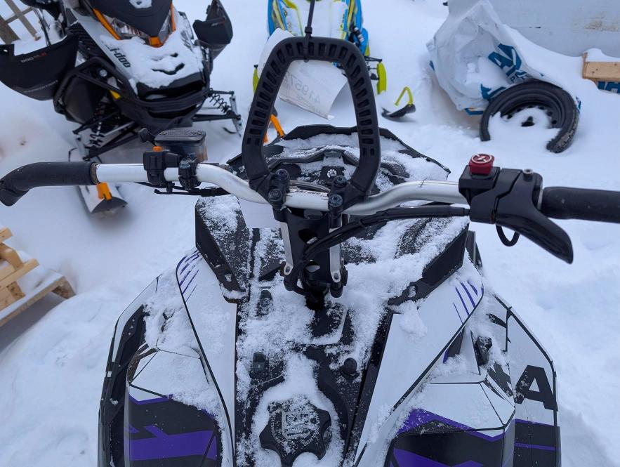 41957256 :رقم المزاد ، 2BPSCEKA0KV000180 vin ، 2019 Ski-doo Summit 850 مزاد بيع