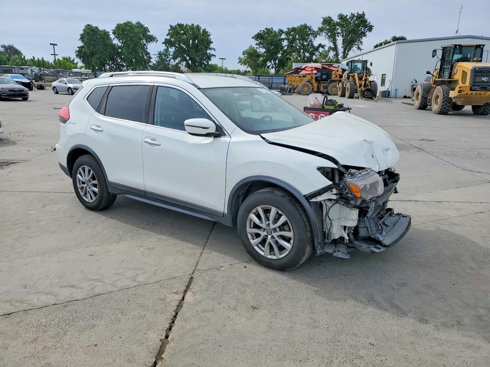 47697546 :رقم المزاد ، KNMAT2MV5HP581379 vin ، 2017 Nissan Rogue مزاد بيع